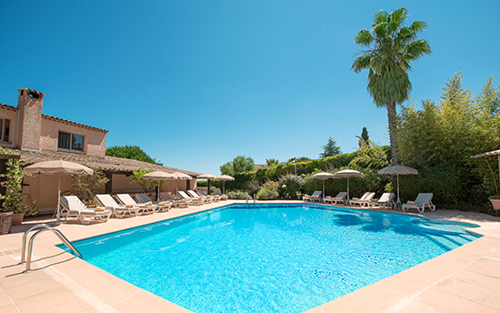 piscine de l'htel expose au soleil plein sud